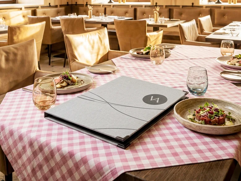 Gastronomie-Speisekarte Finessino in Grau, Format A4 hoch – Speisekarten Bilder