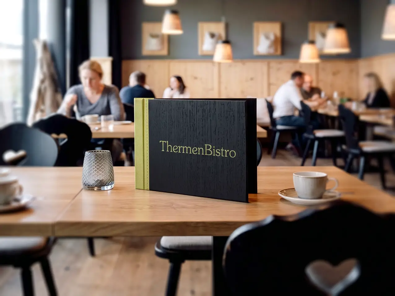 Speisekarten Bilder: Speisekarte Lingua im Format A4 quer, Einband in Schwarz