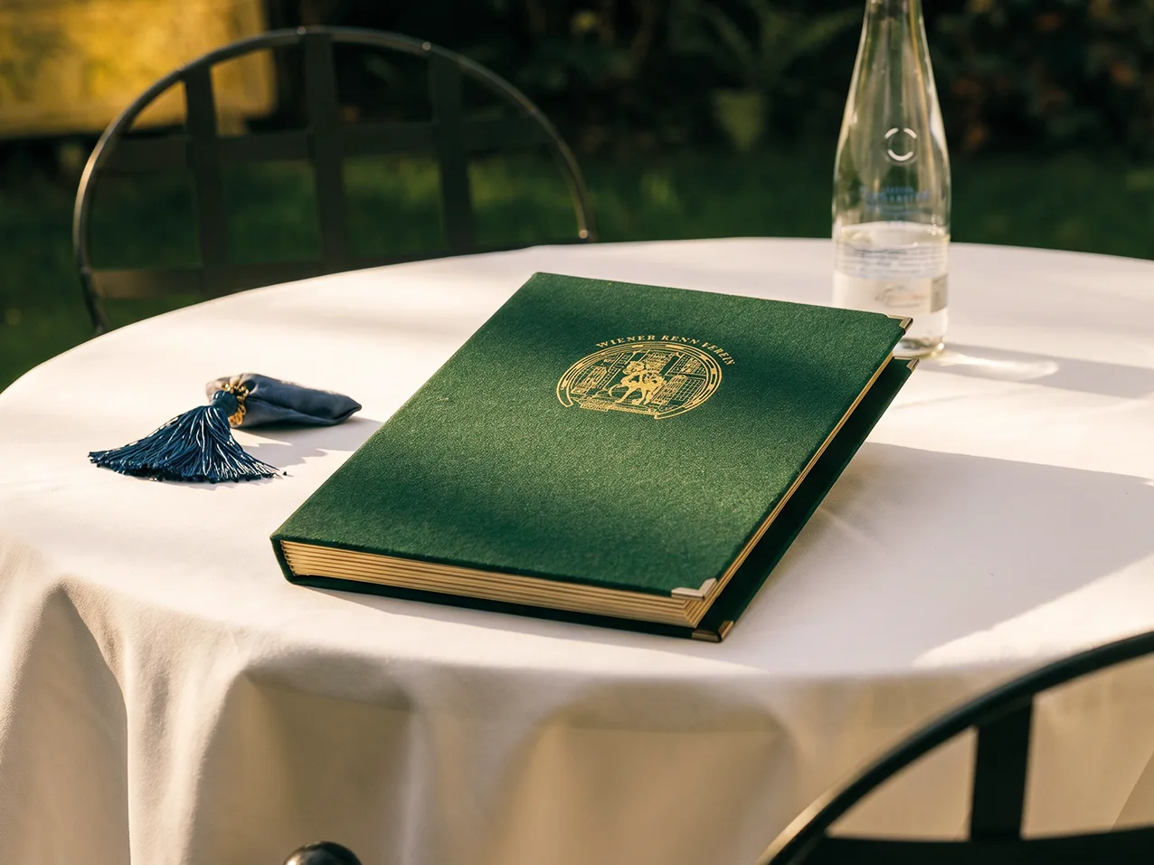 Gastronomie-Speisekarte Signmaster Premium in Weiß, Format A4 hoch – Speisekarten Bilder