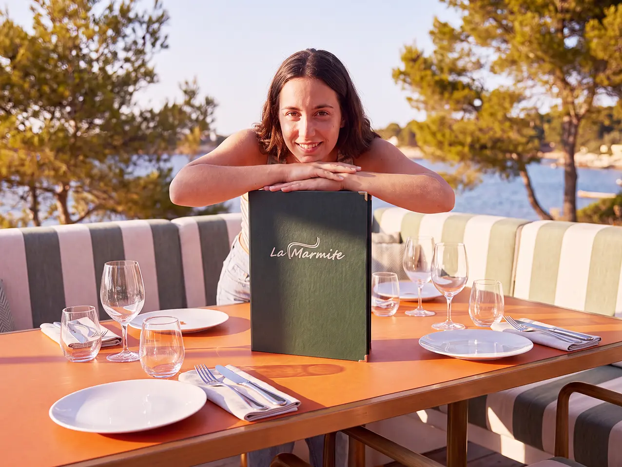 Gastronomie-Speisekarte Signmaster in Schwarz, Format A4 hoch – Speisekarten Bilder